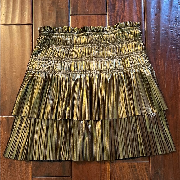 Current Air Metallic Gold Pleated Mini Skirt - Picture 2 of 5